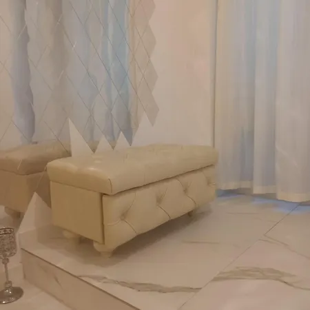 Апартаменти Boho Chic Free Parking Upon Request *